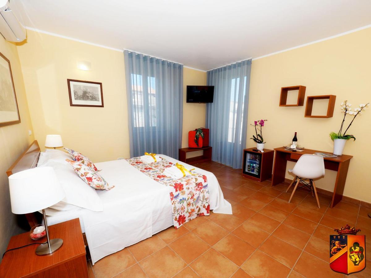 Bed & Breakfast Palazzo Toraldo Di Francia 3*